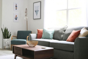 Sanctuary Gainesville Bright 2 BR King Condo